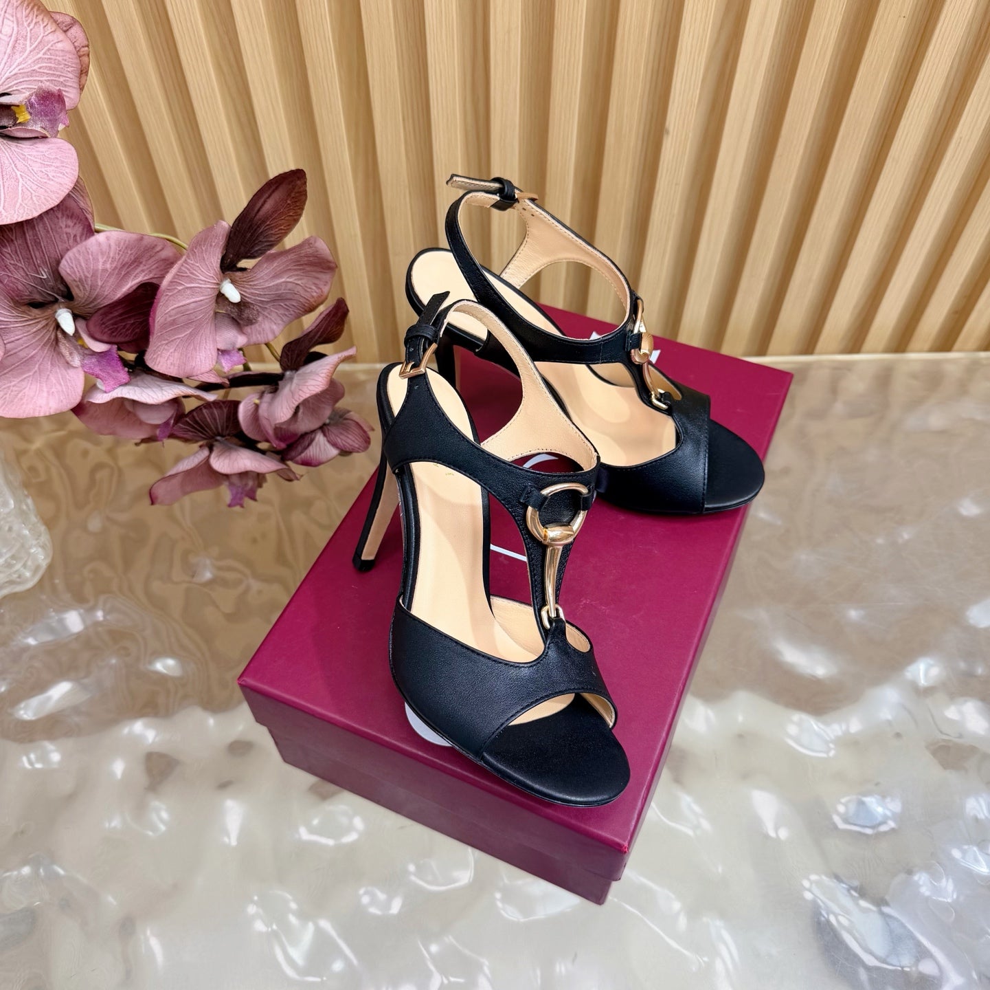 Buckle Thong Heeled Sandals — 2026 Spring/Summer 👠✨