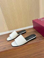Double J Embossed Slide Sandals — 2026 Spring/Summer 🩴✨