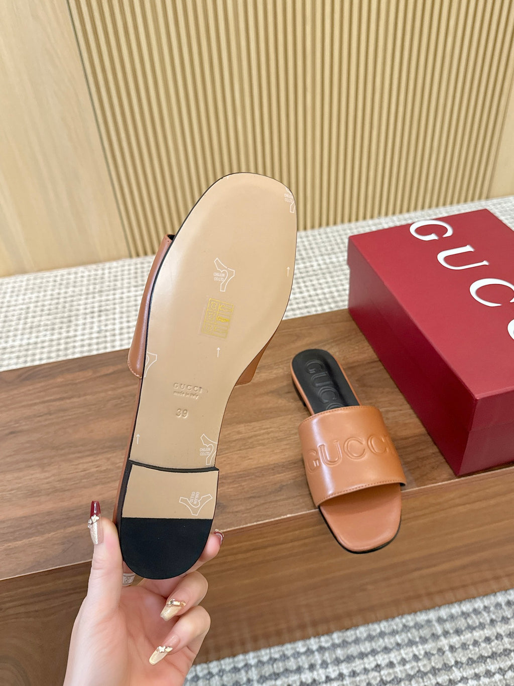 Double J Embossed Slide Sandals — 2026 Spring/Summer 🩴✨
