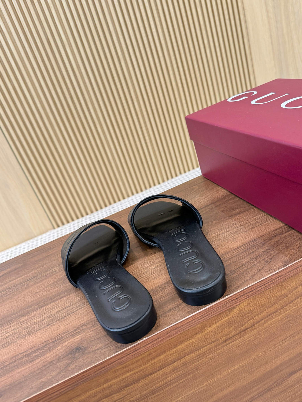 Double J Embossed Slide Sandals — 2026 Spring/Summer 🩴✨