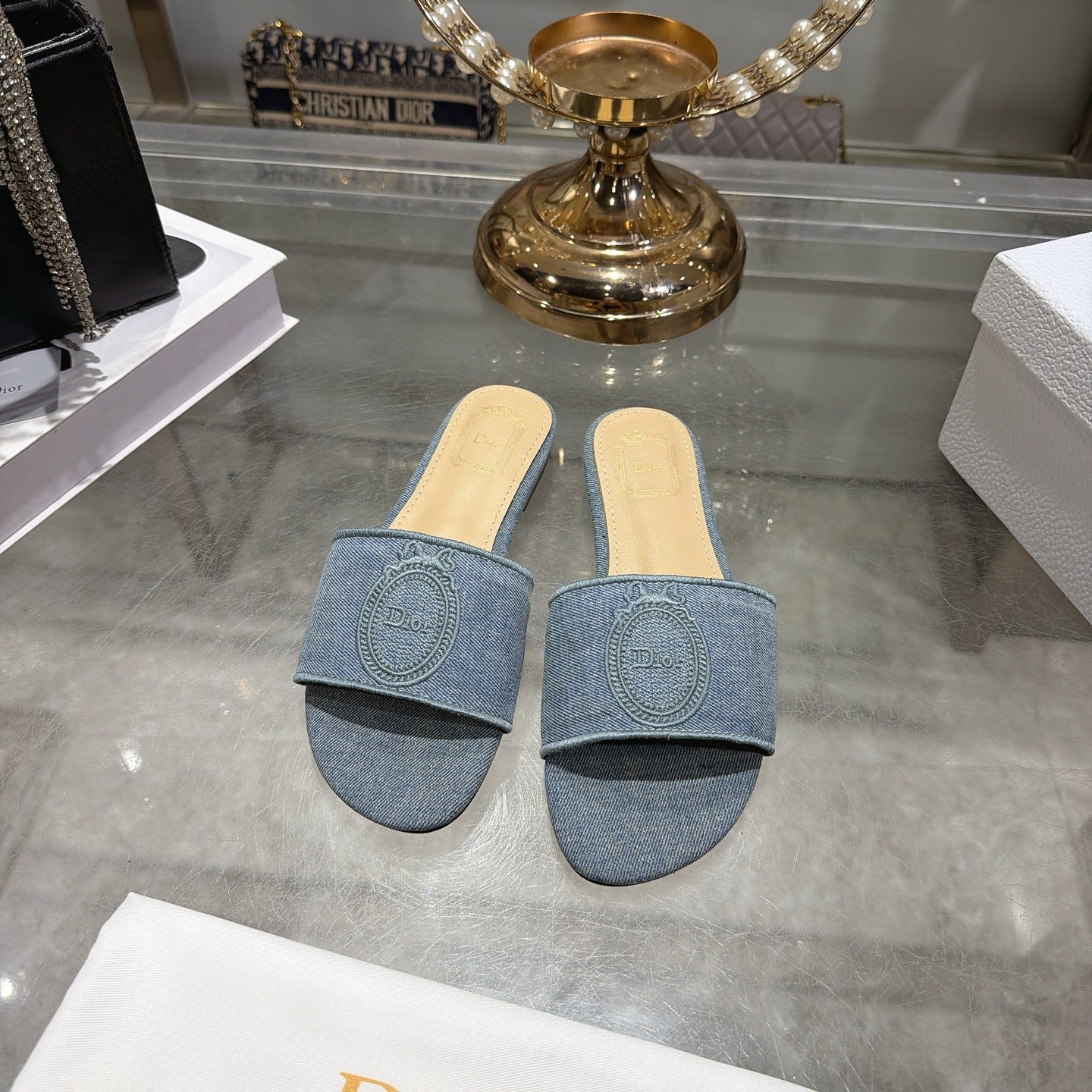 Logo Embroidered Block Heel Mule — 2026 Spring/Summer 👡✨