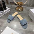 Logo Embroidered Block Heel Mule — 2026 Spring/Summer 👡✨