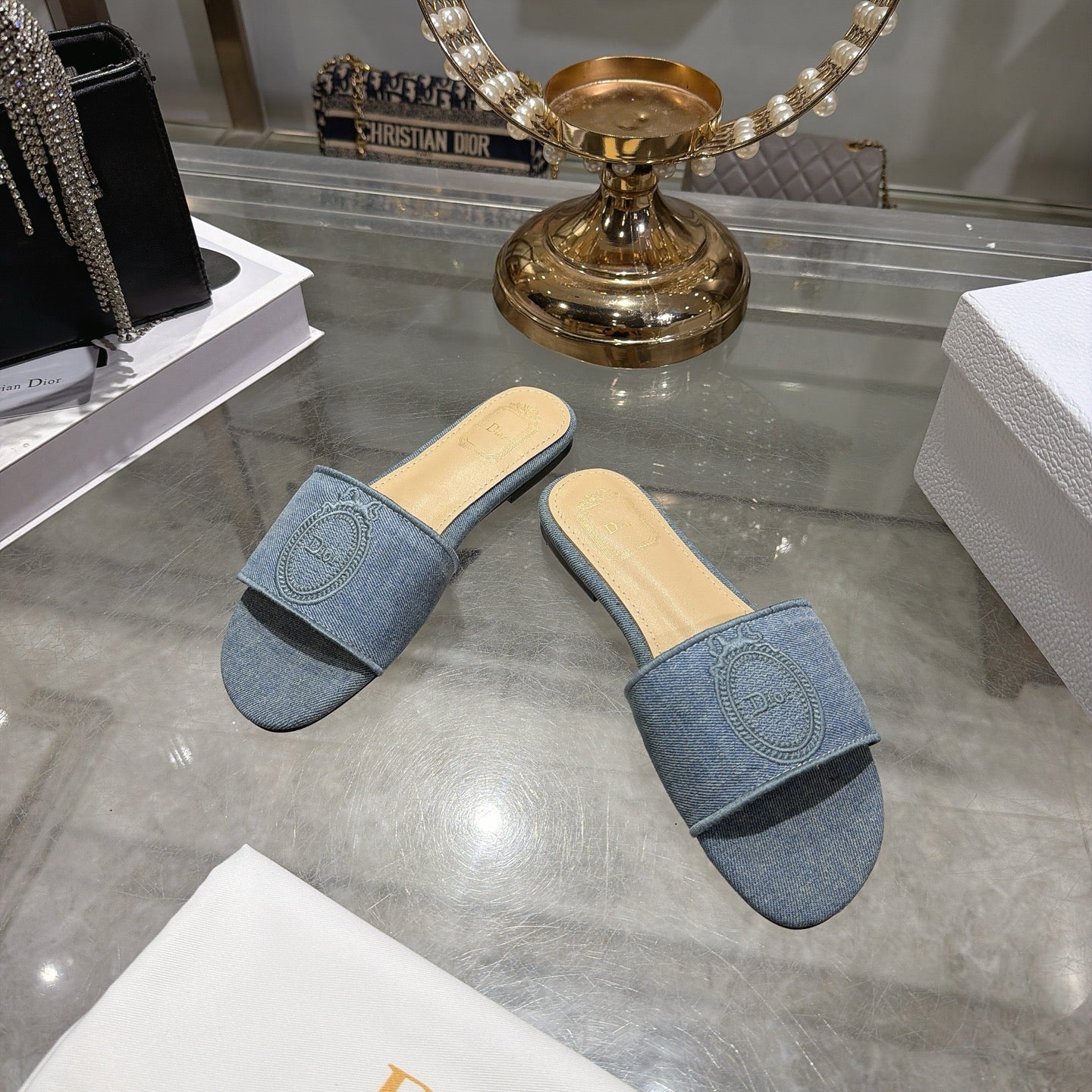 Logo Embroidered Block Heel Mule — 2026 Spring/Summer 👡✨