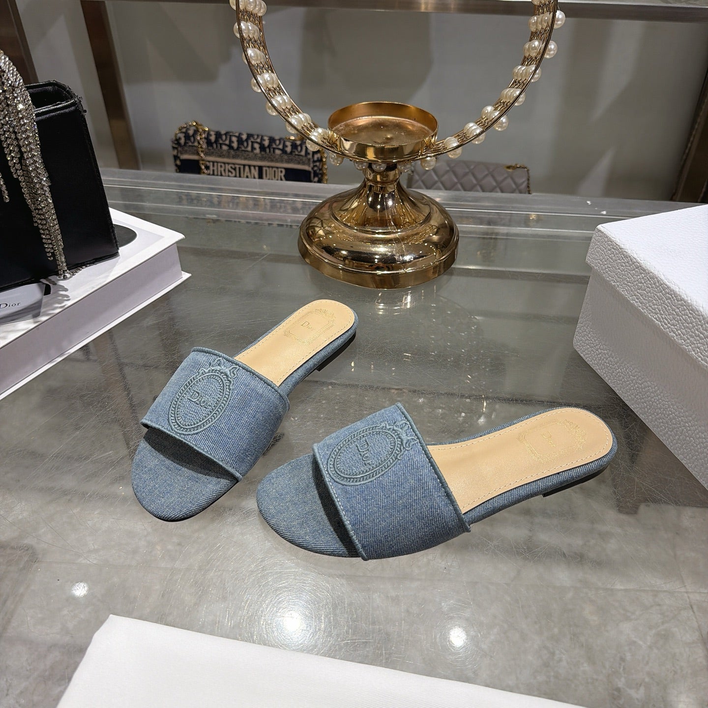 Logo Embroidered Block Heel Mule — 2026 Spring/Summer 👡✨