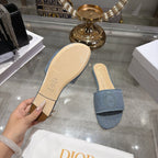 Logo Embroidered Block Heel Mule — 2026 Spring/Summer 👡✨