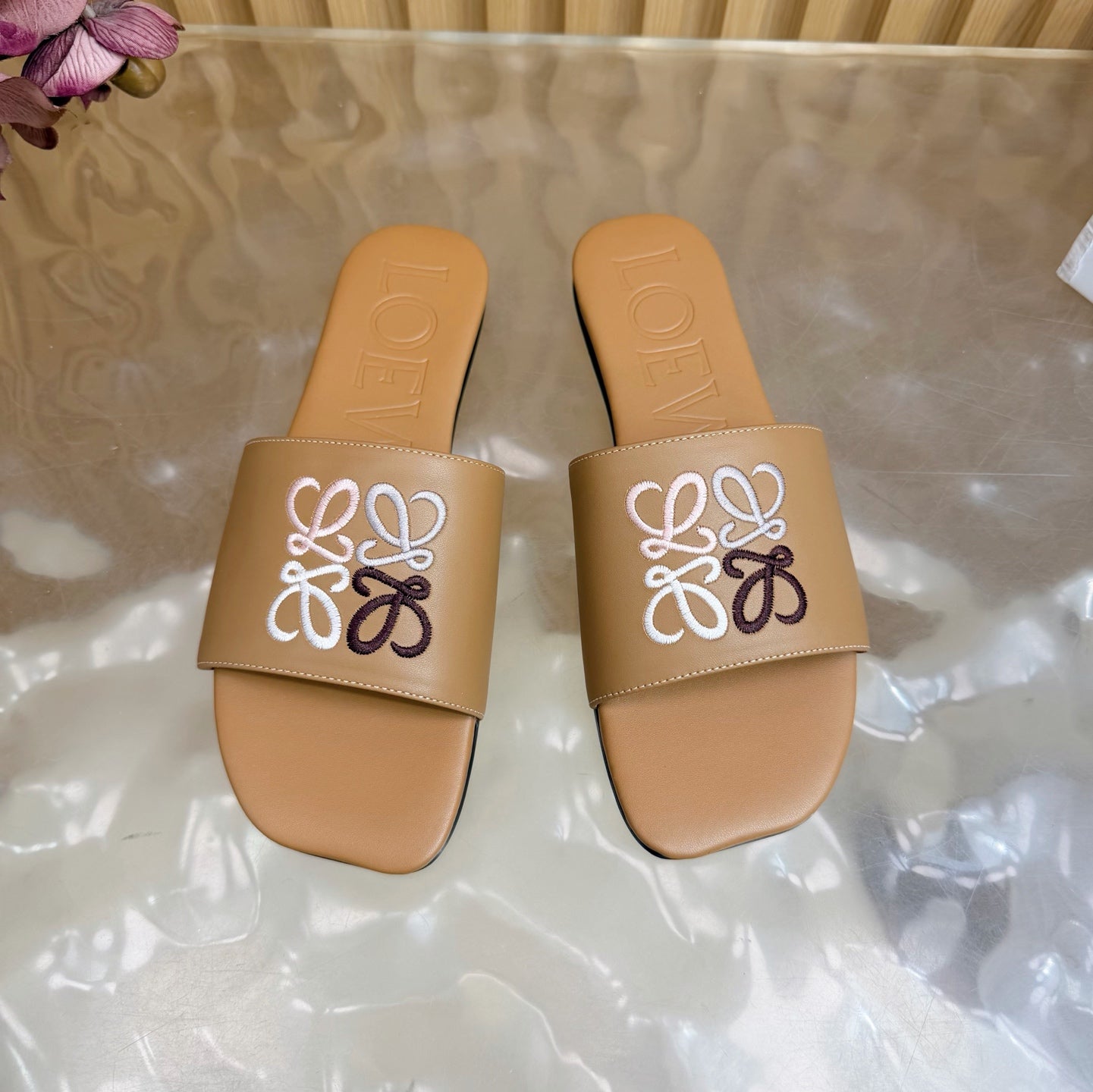 Pearl Buckle Embroidered Kitten Heel Mule — 2026 Spring/Summer 👡✨