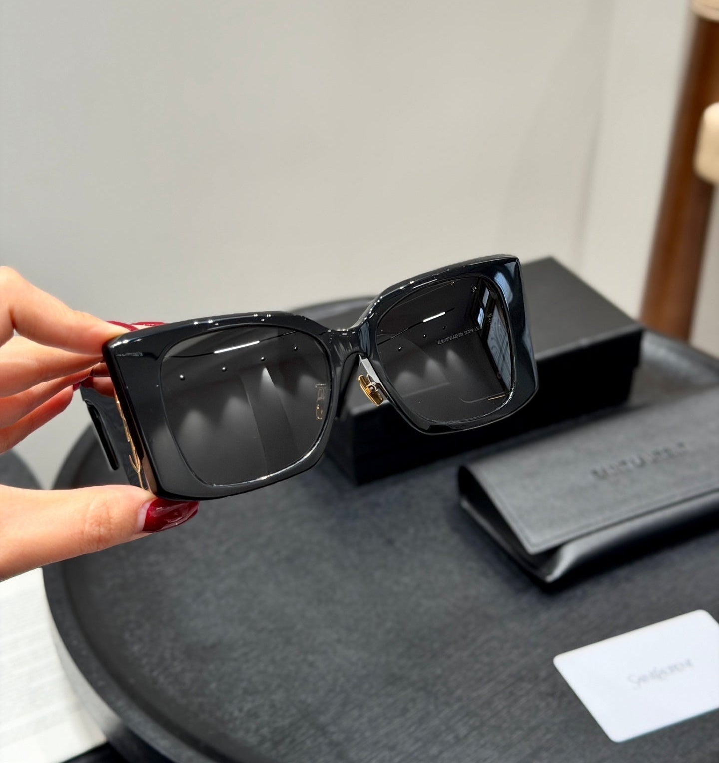 Cat Eye Logo Sunglasses | M119
