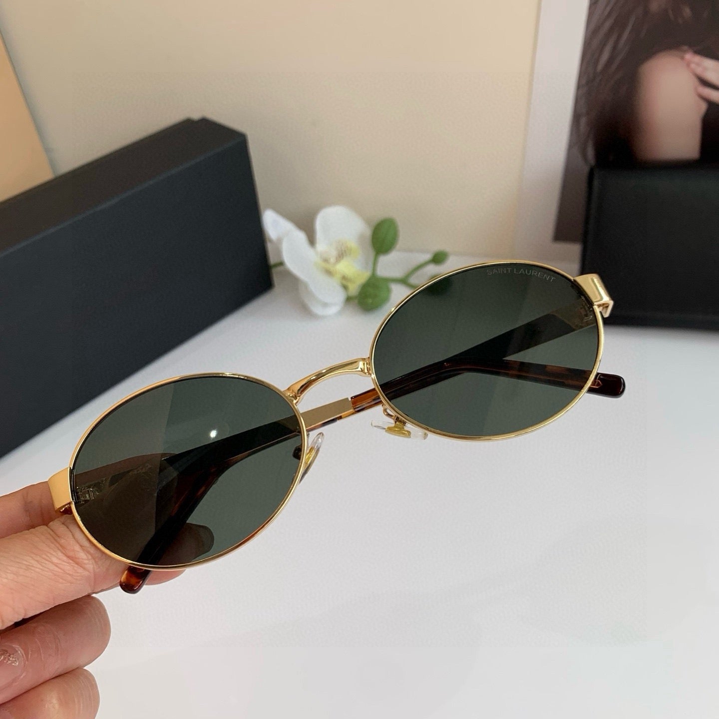 Oversized Metal Logo Sunglasses | New Style