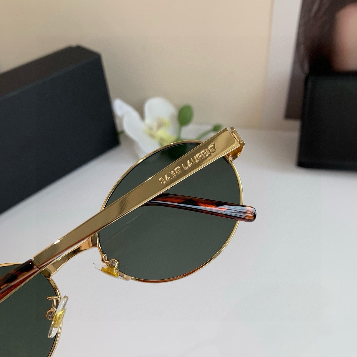 Oversized Metal Logo Sunglasses | New Style