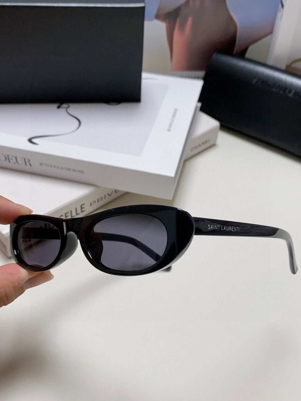 Retro Oval Sunglasses | Slim Narrow Frame | Unisex