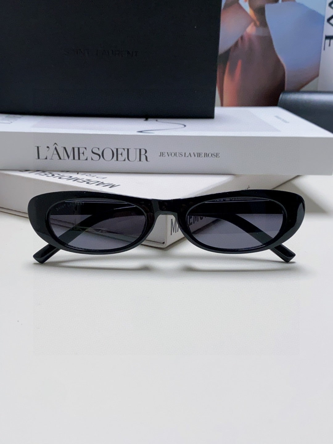 Retro Oval Sunglasses | Slim Narrow Frame | Unisex