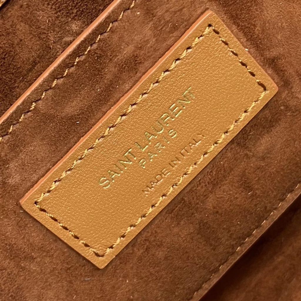 Y Crocodile-Embossed Clutch Bag (Premium quality)