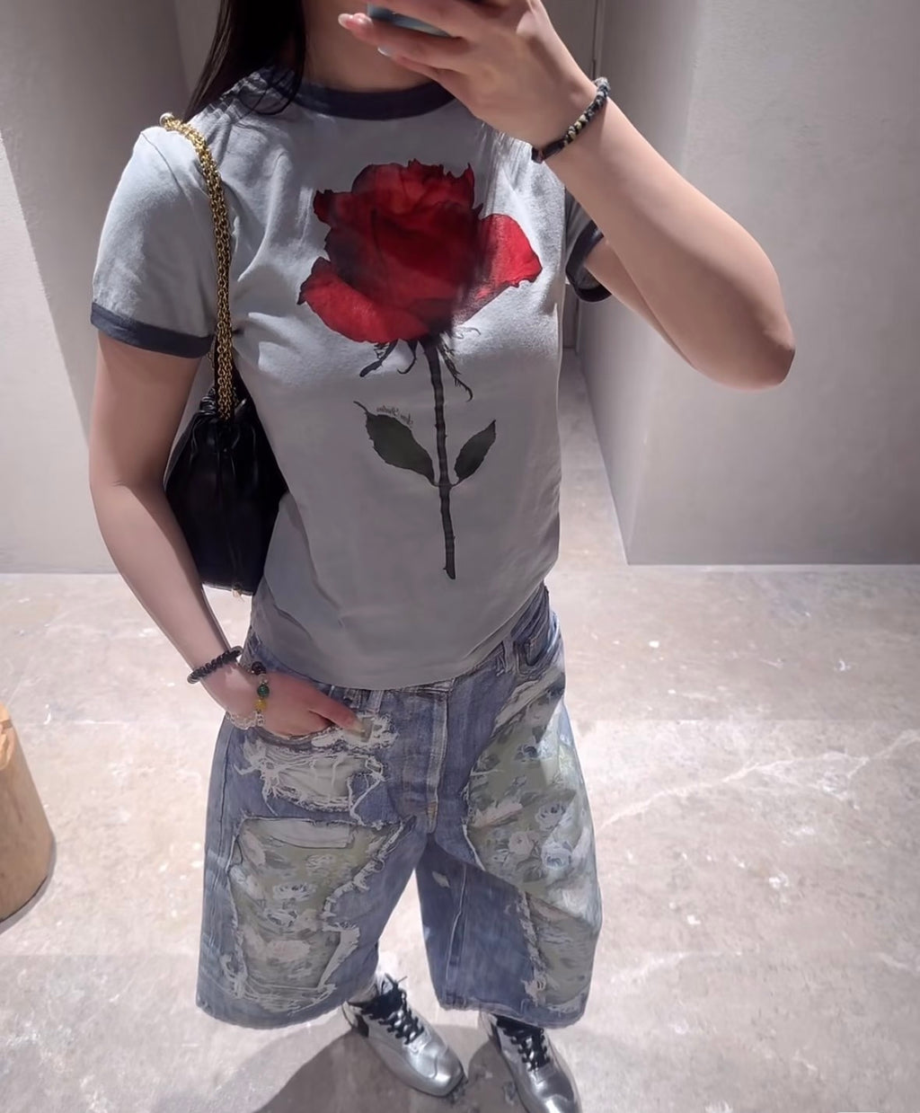 🌹 Vintage Rose Contrast-Trim T-Shirt