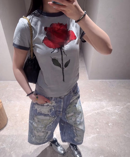 🌹 Vintage Rose Contrast-Trim T-Shirt