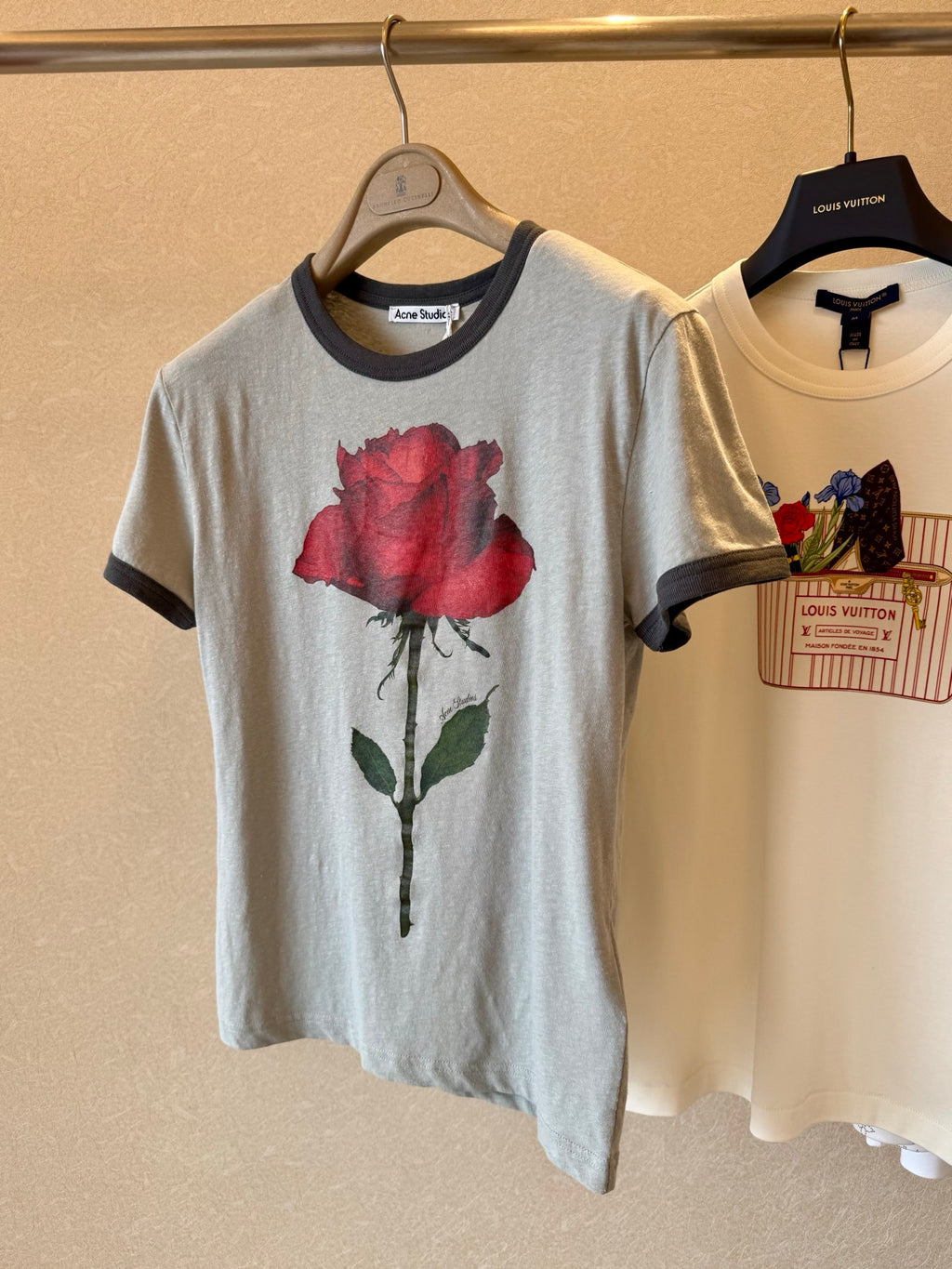 🌹 Vintage Rose Contrast-Trim T-Shirt