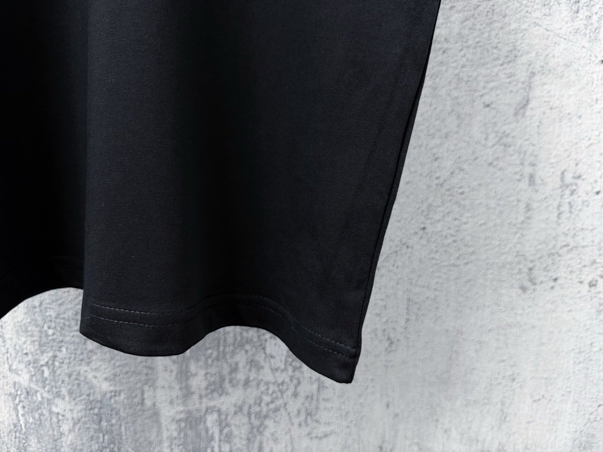 Cracked Print Cotton Tee | Black & White