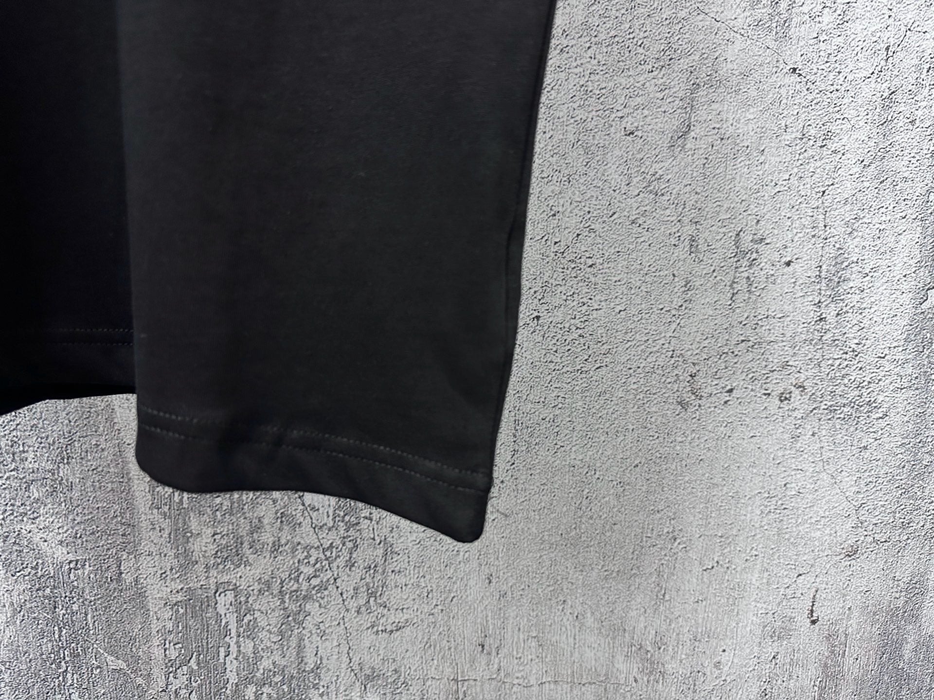 Letter Logo Tee | 25SS | Black & White