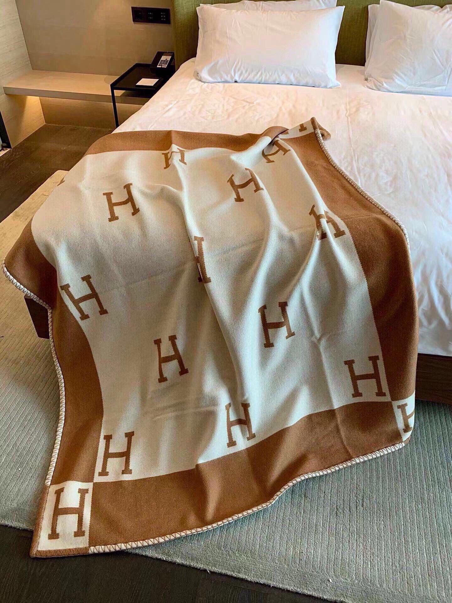 Merino Wool &  Cashmere Throw Blanket | Double-Sided Jacquard |