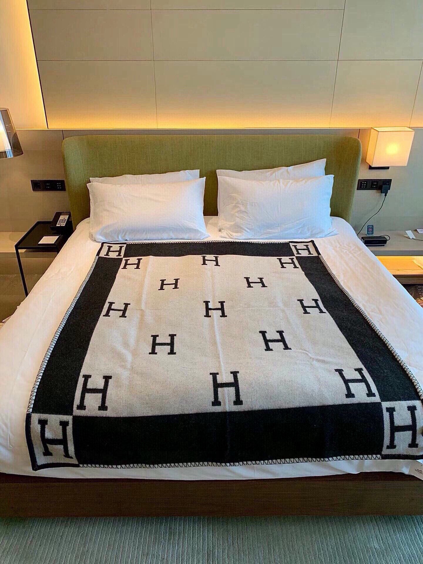 Merino Wool &  Cashmere Throw Blanket | Double-Sided Jacquard |