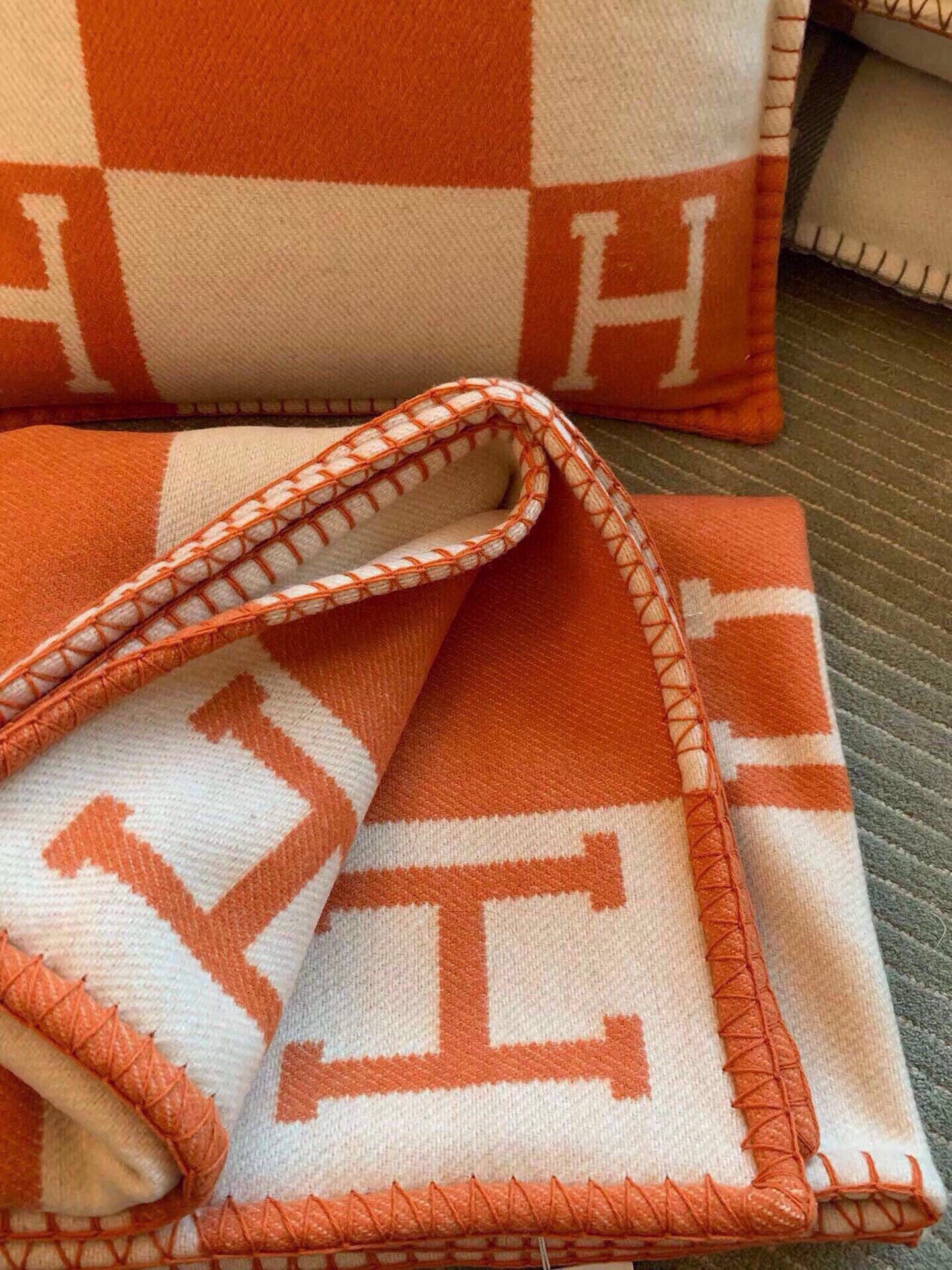 Merino Wool &  Cashmere Throw Blanket | Double-Sided Jacquard |