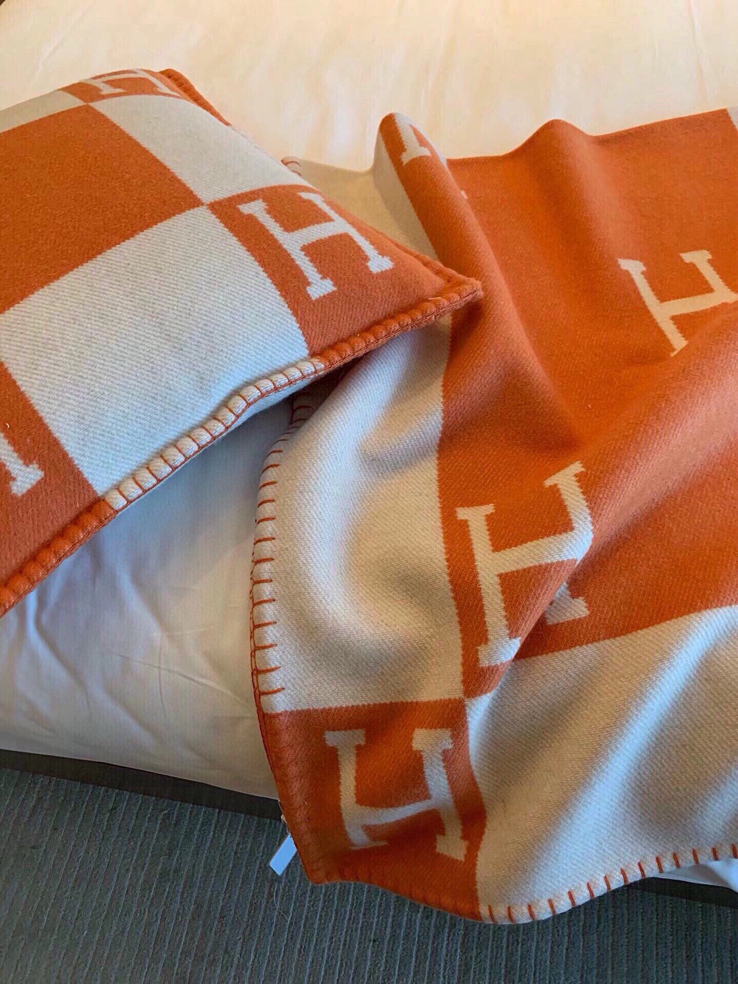 Merino Wool &  Cashmere Throw Blanket | Double-Sided Jacquard |