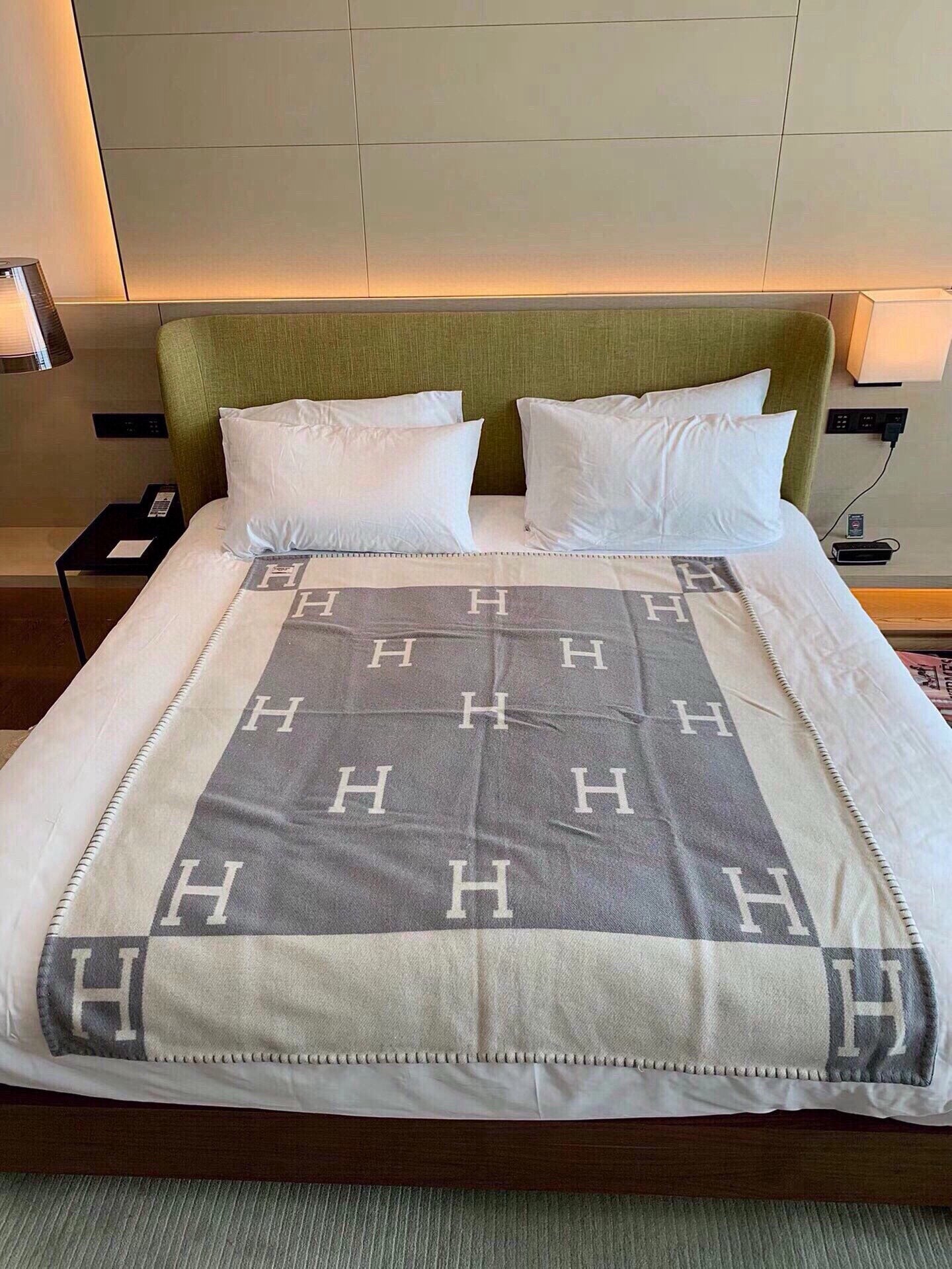 Merino Wool &  Cashmere Throw Blanket | Double-Sided Jacquard |