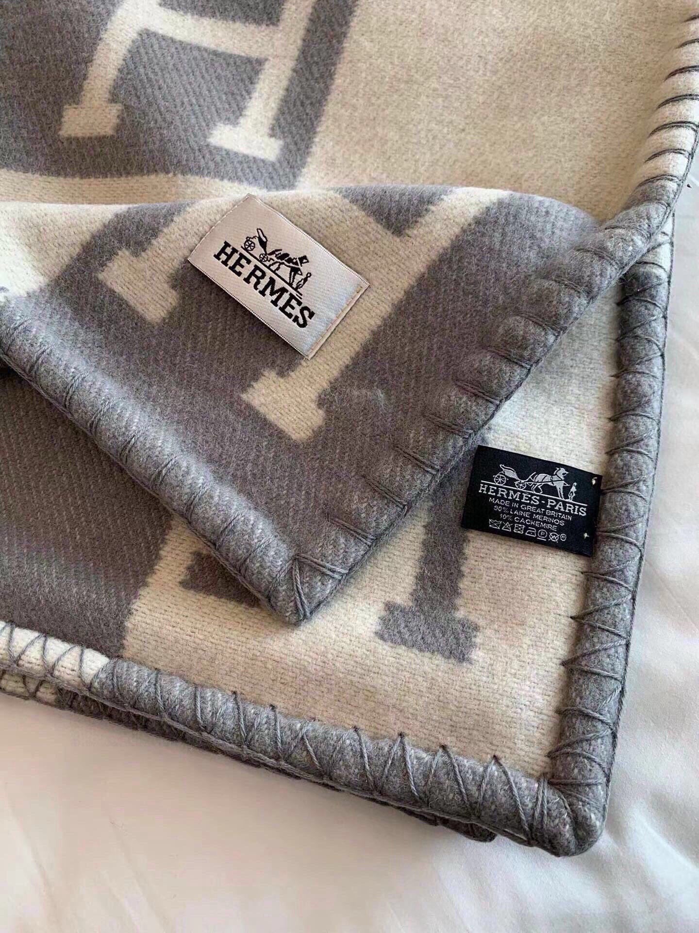 Merino Wool &  Cashmere Throw Blanket | Double-Sided Jacquard |