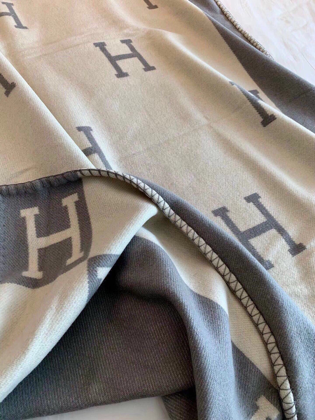 Merino Wool &  Cashmere Throw Blanket | Double-Sided Jacquard |
