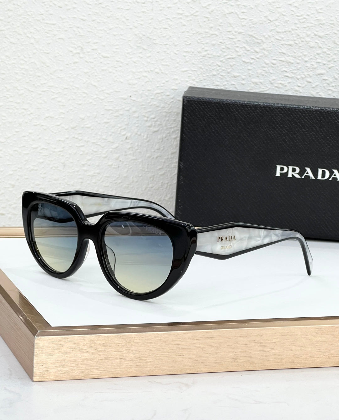 PR 2197S Sunglasses