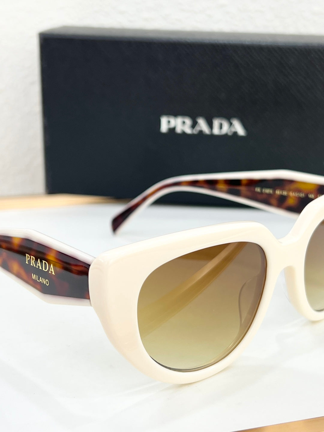 PR 2197S Sunglasses