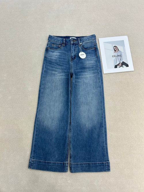 Wide-Leg Straight Cropped Jeans