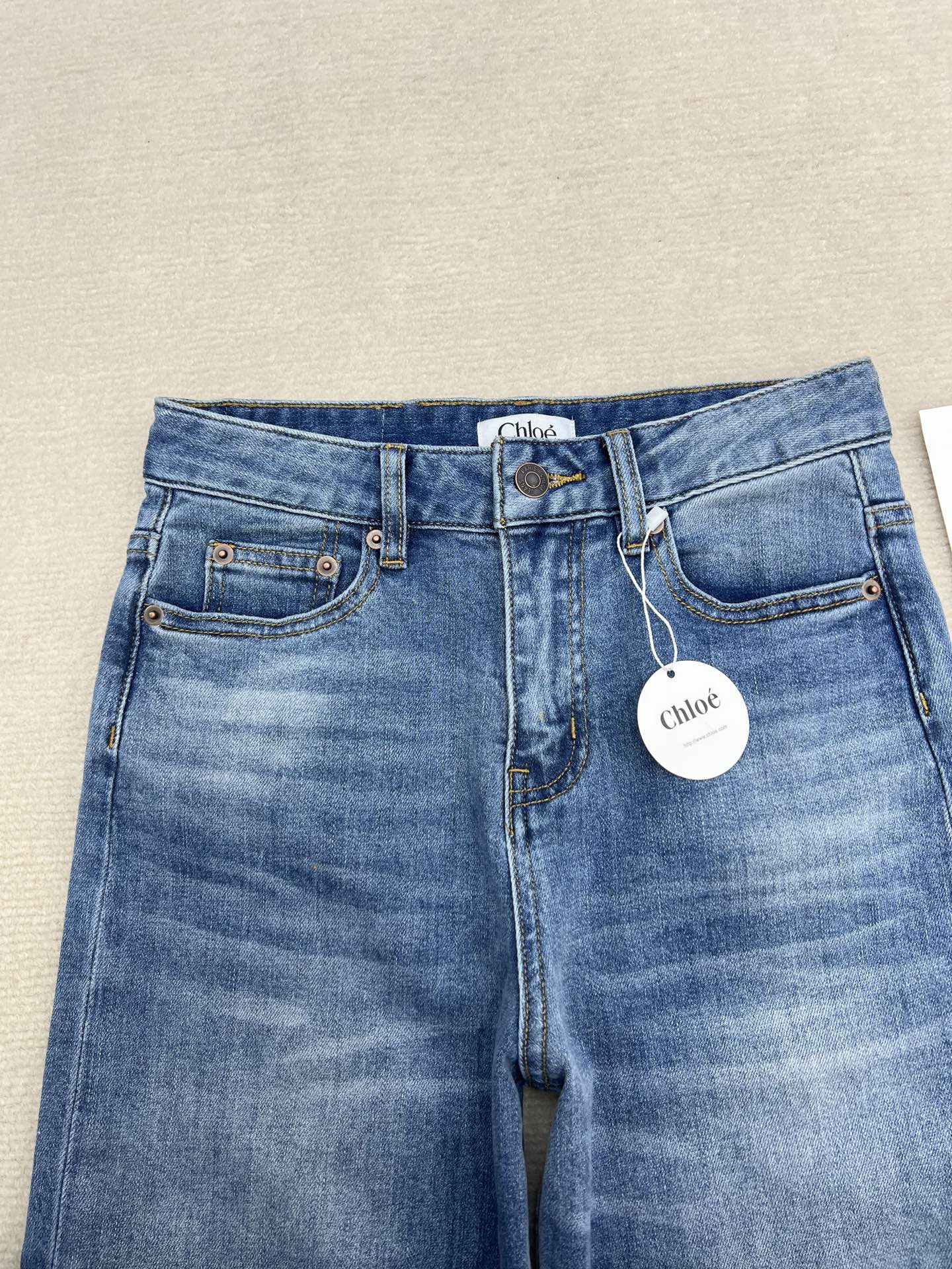 Wide-Leg Straight Cropped Jeans