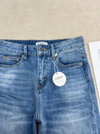 Wide-Leg Straight Cropped Jeans