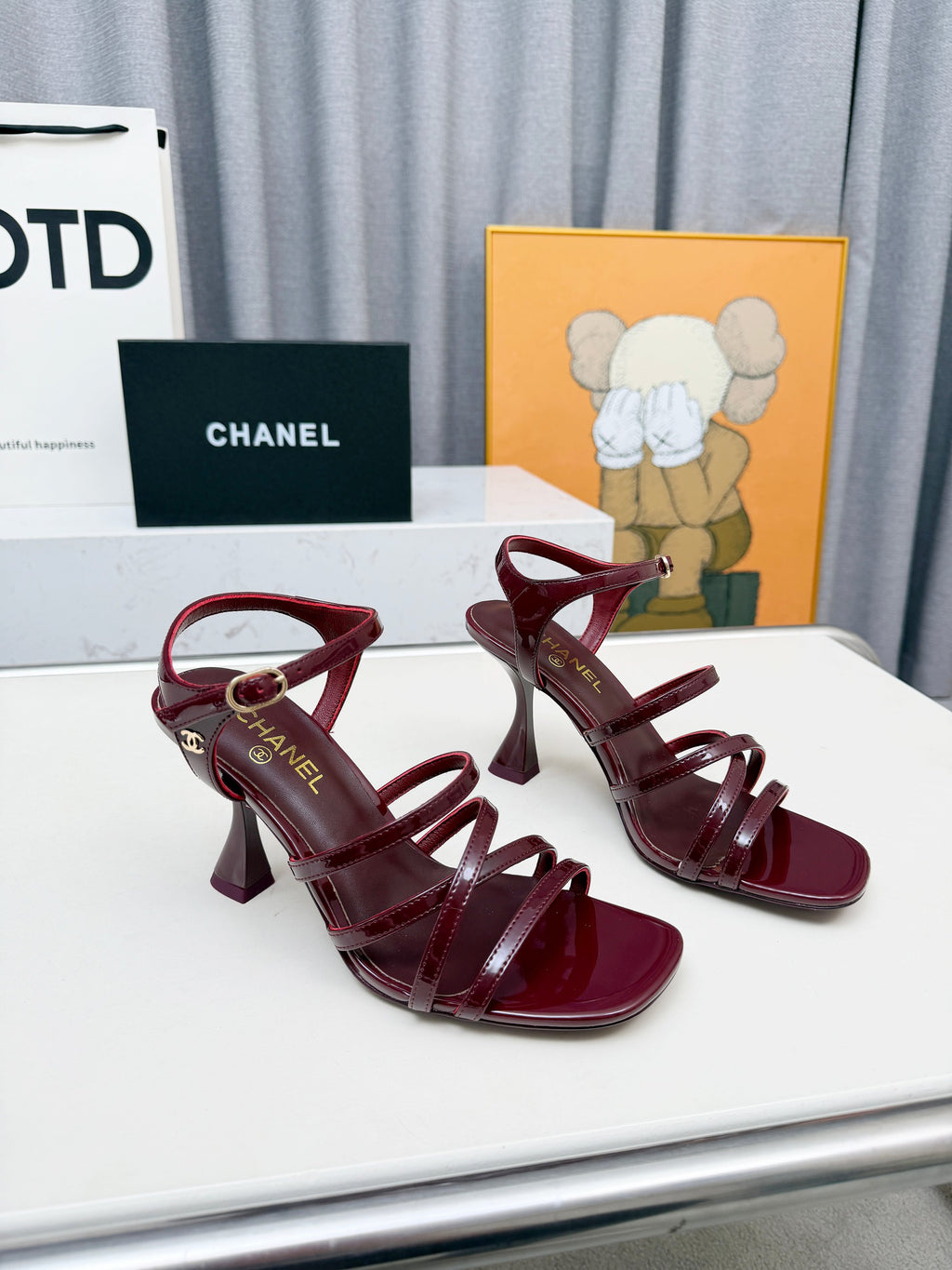 2026 SS Resort Patent Leather Strappy Heel