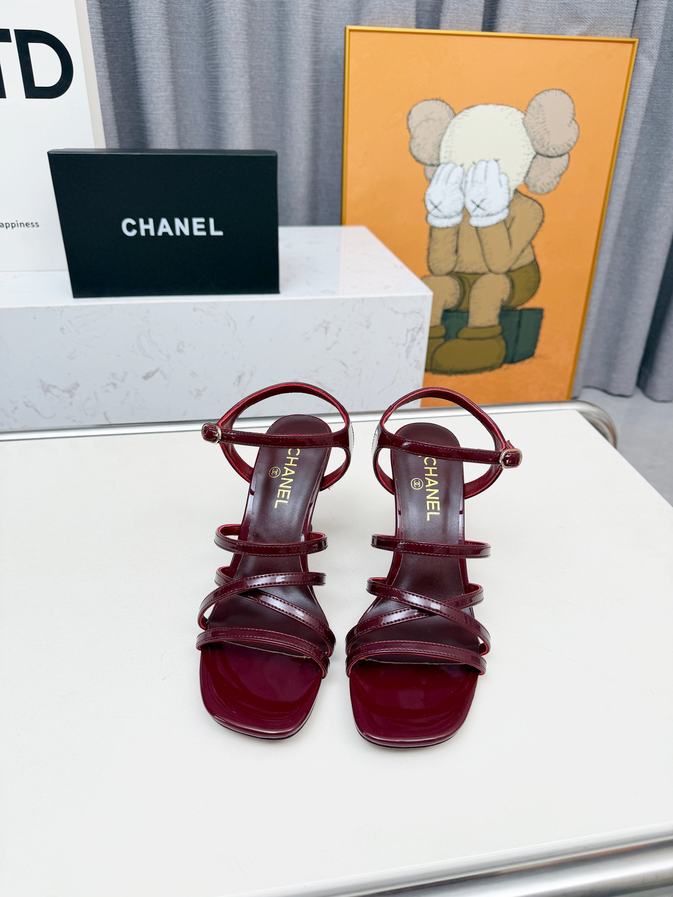 2026 SS Resort Patent Leather Strappy Heel