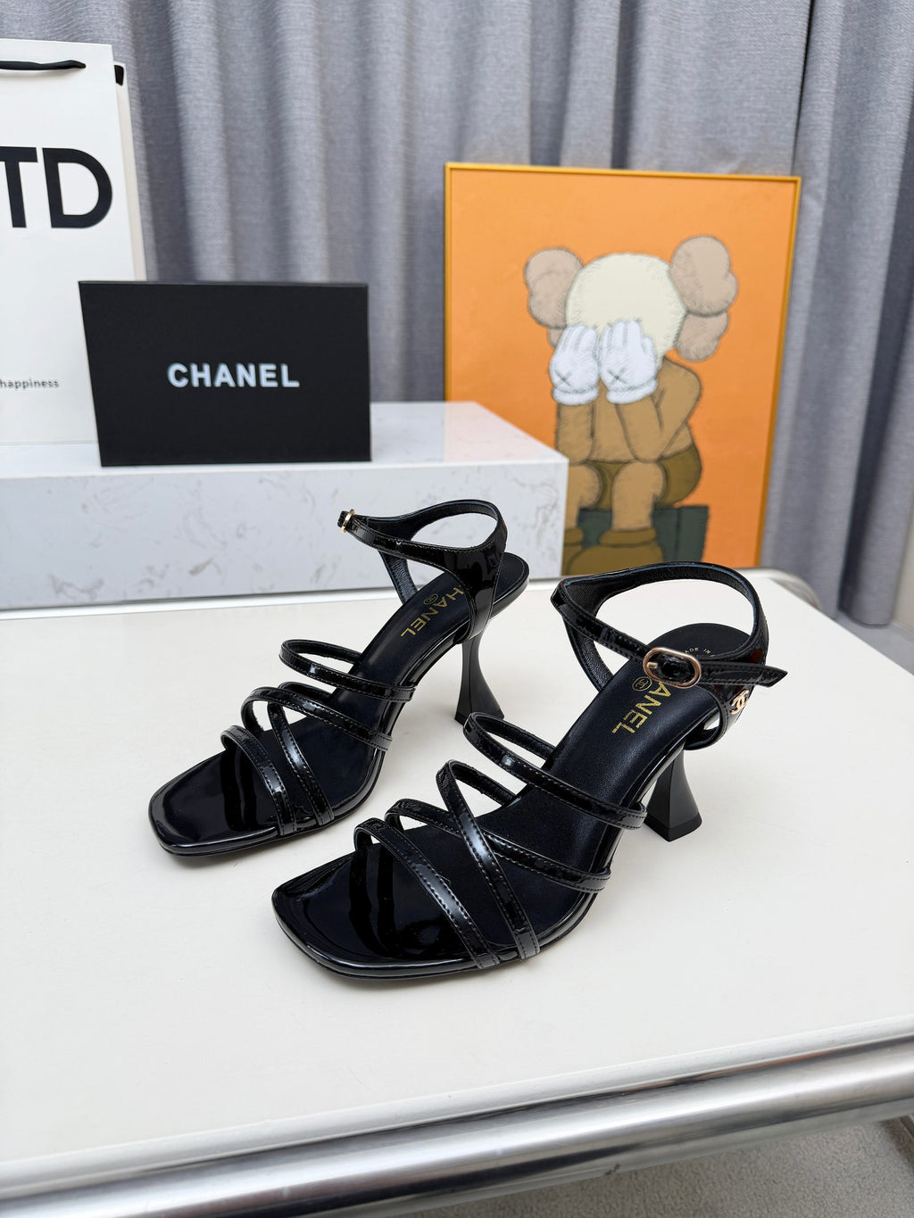 2026 SS Resort Patent Leather Strappy Heel