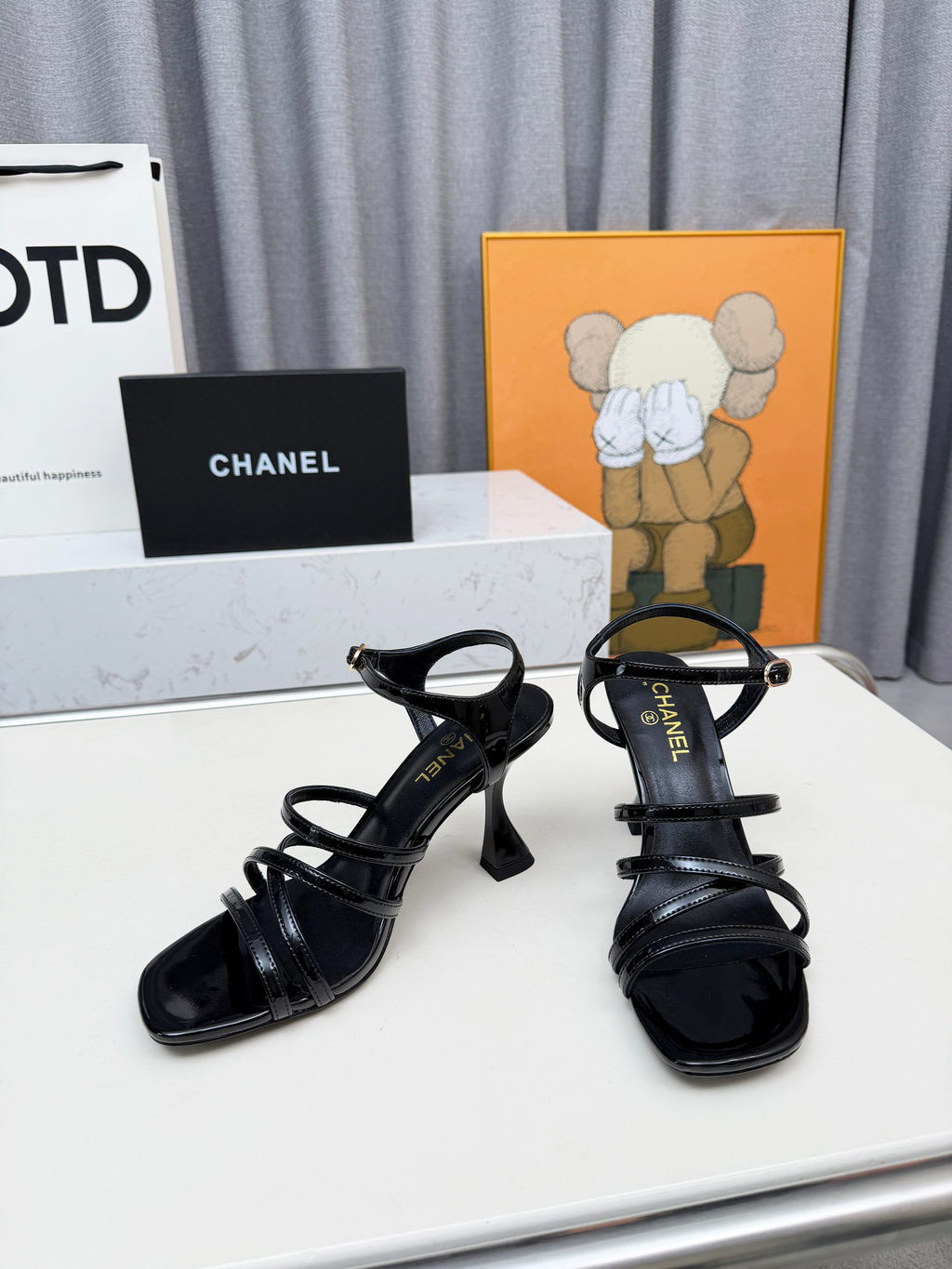 2026 SS Resort Patent Leather Strappy Heel