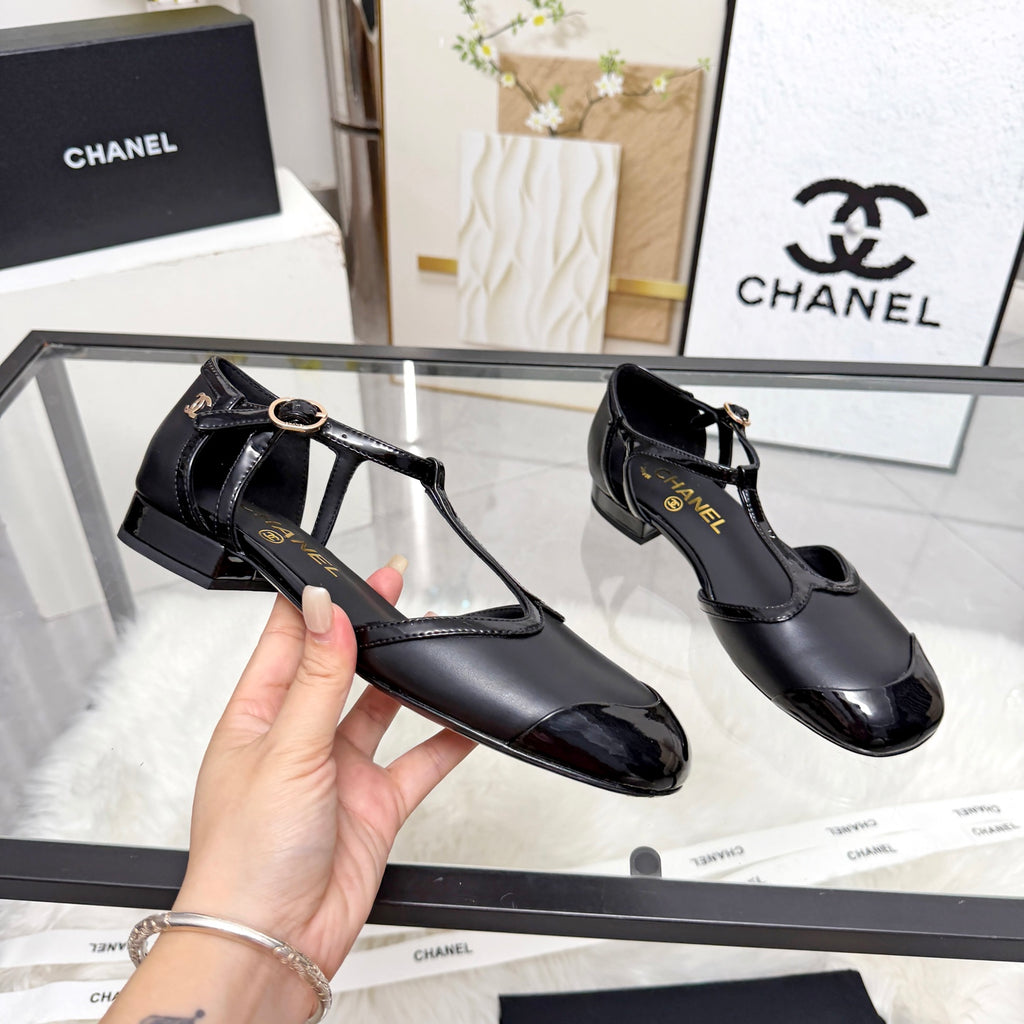 2026 Cut-Out Loafer Sandal