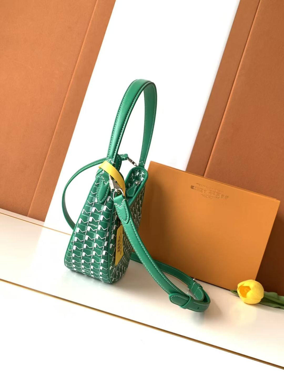 Crescent Shoulder Bag (Premium Quality )