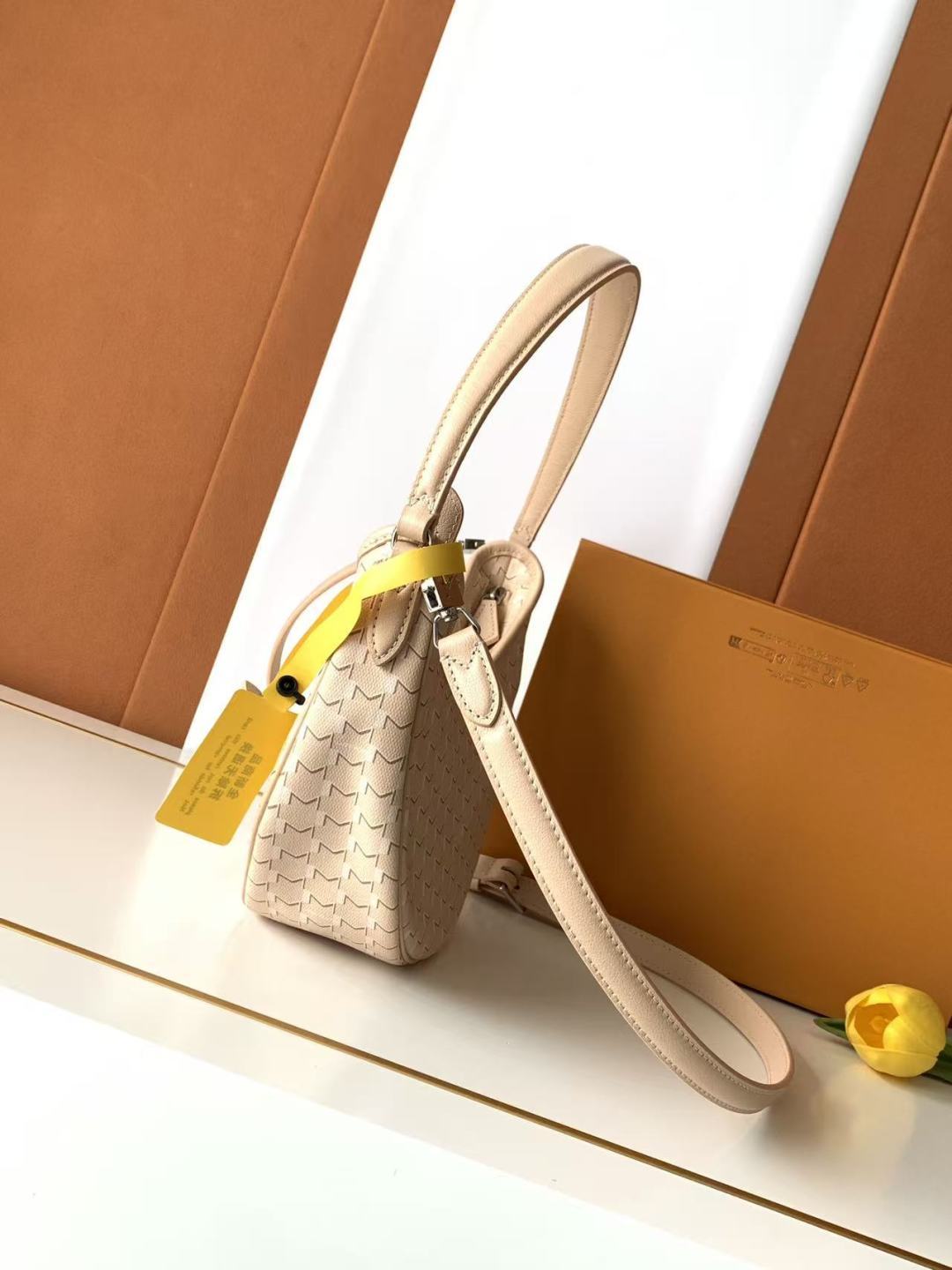 Crescent Shoulder Bag (Premium Quality )