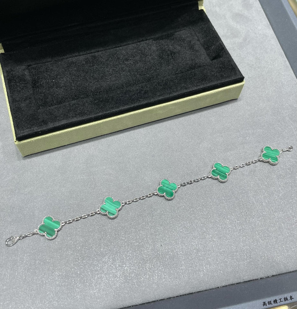 Four-Leaf Clover Stone Bracelet | Premium Quality|