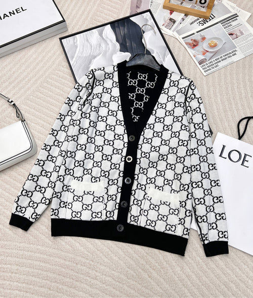 2025 Reversible Jacquard Cardigan [Top]