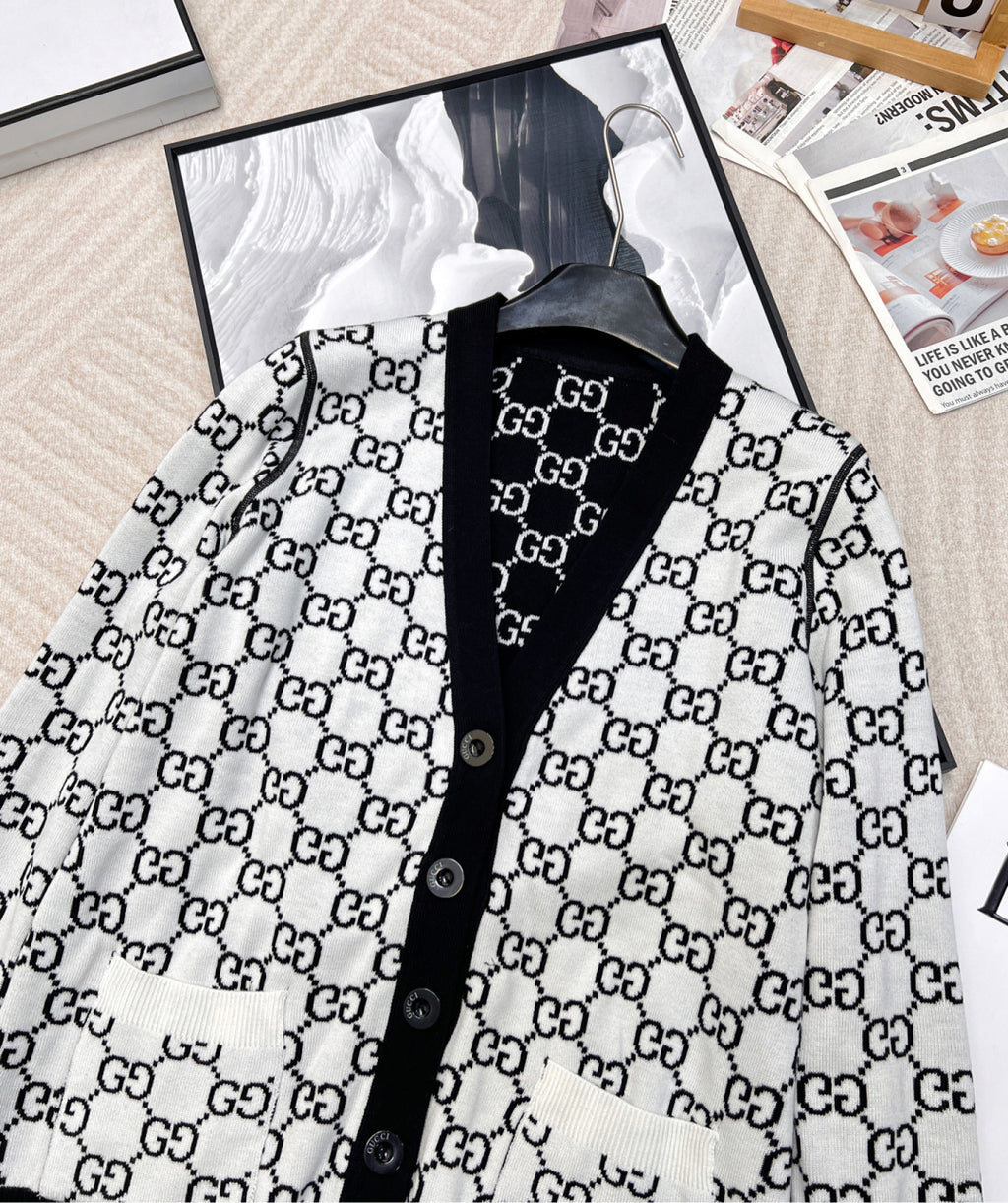 2025 Reversible Jacquard Cardigan [Top]