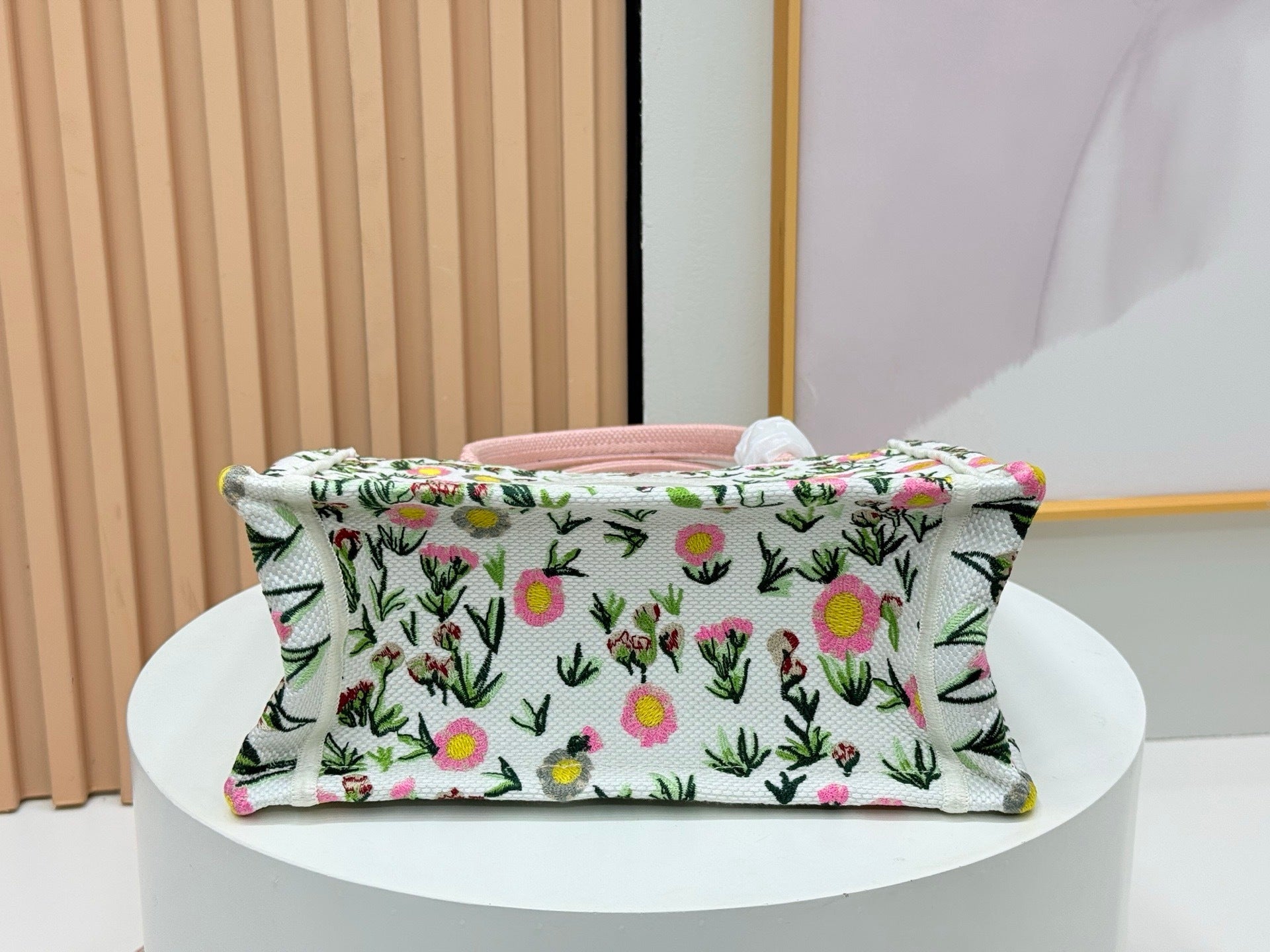 D Modern Heritage Tote Bag —Book Tote Bag