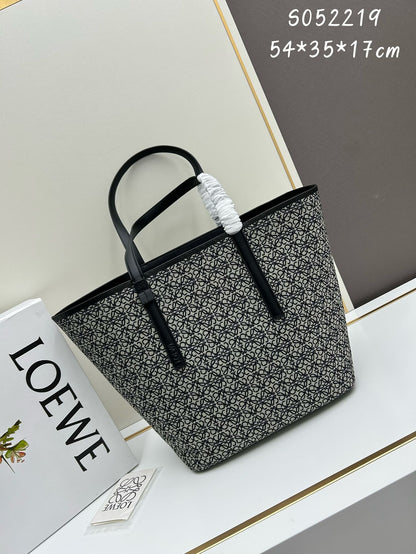 Oversized Embroidered Jacquard Tote – Everyday Carryall Bag (Premium Quality )