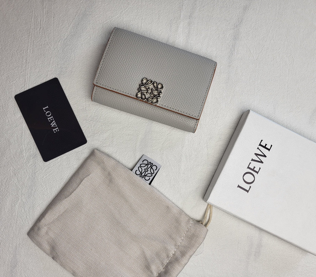 Meticulously Crafted L*o*ew*e Pebble Grain Calf Wallet