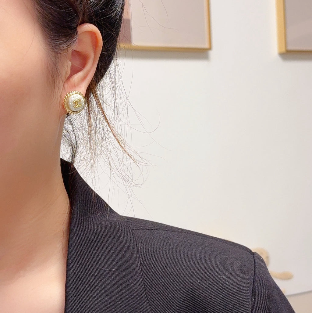 Diamond-Quilted Stud Earrings