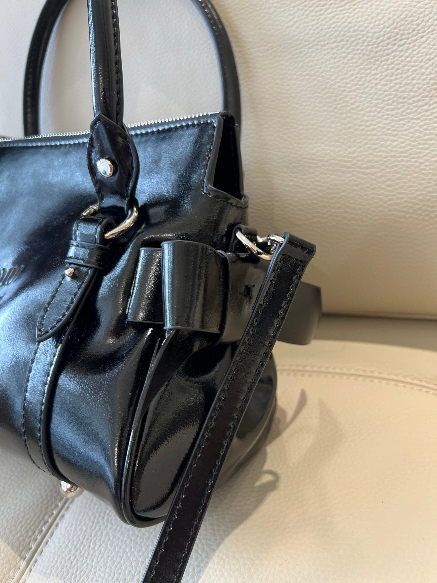 Bow Biker Bag