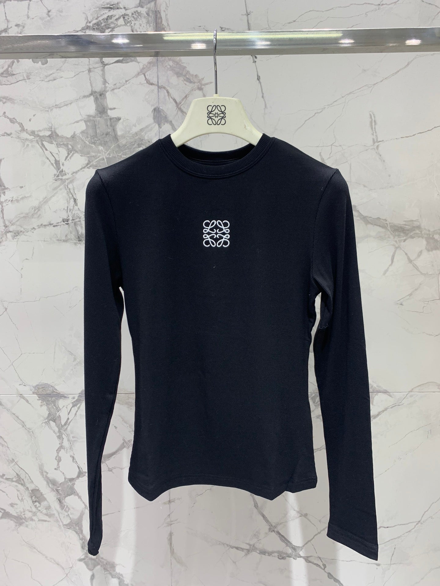 BEYAZ UZUN KOLLU TSHİRT