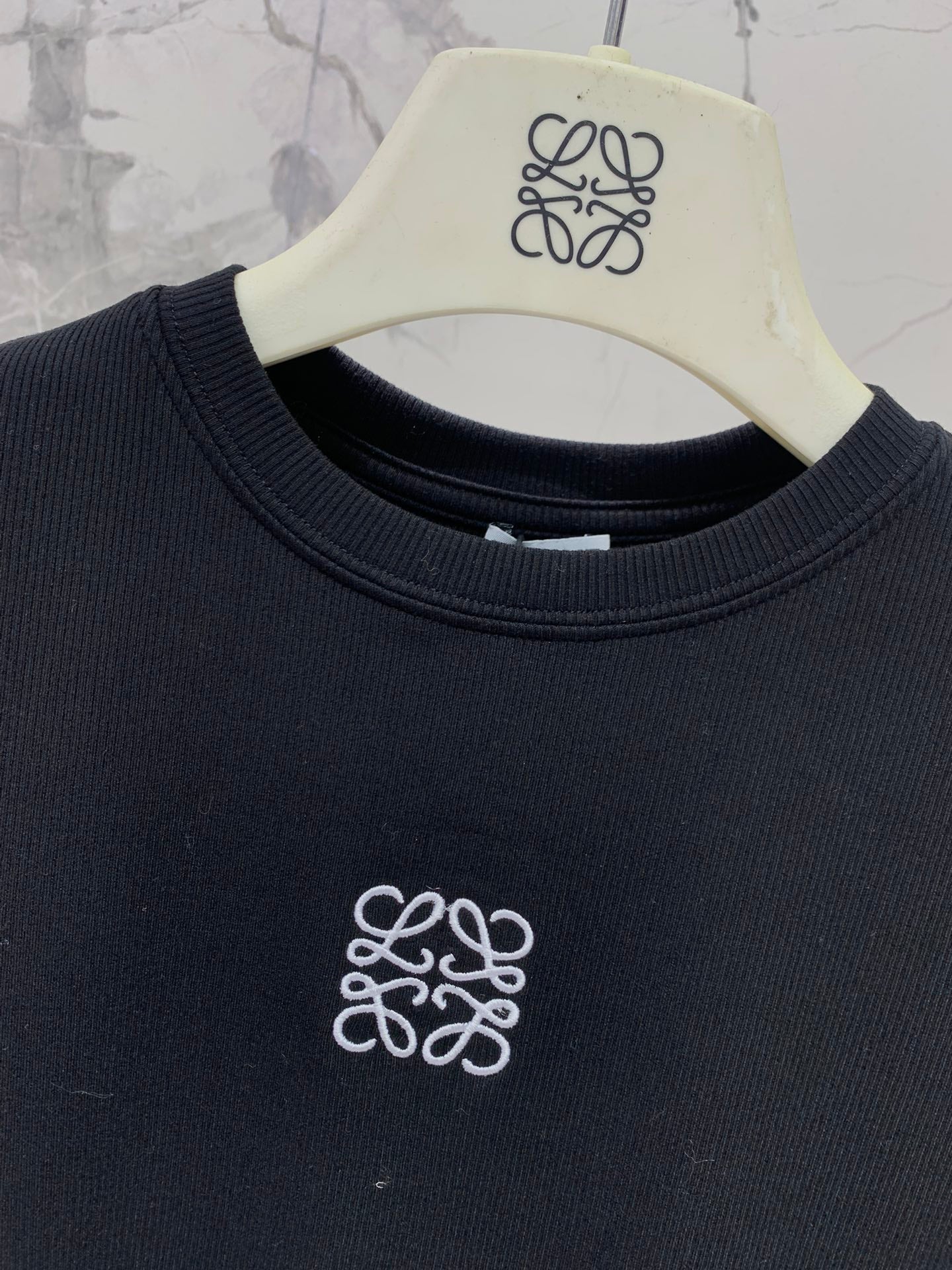 BEYAZ UZUN KOLLU TSHİRT